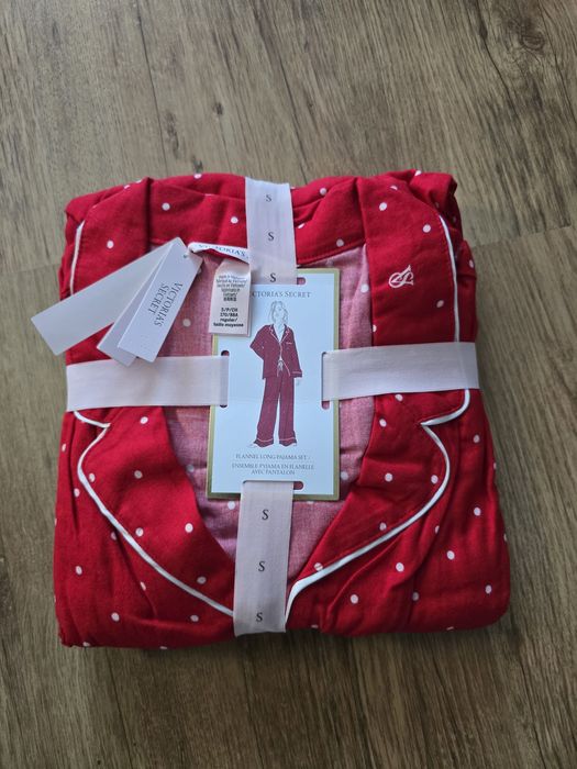 Pijama Victoria's Secret Noua, marime S