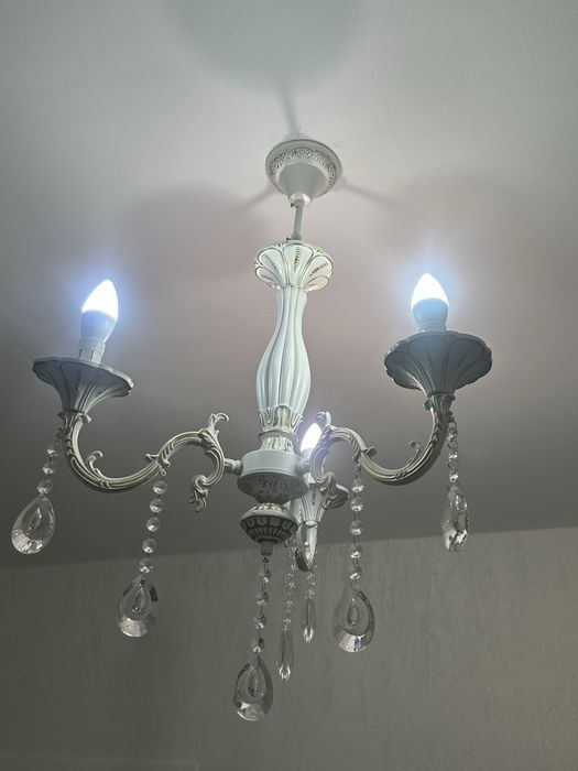 Продается люстра