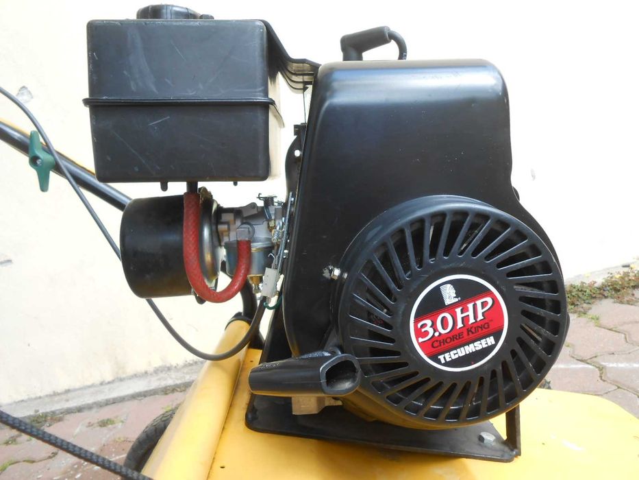 Scarificator aerator gazon motor benzina
