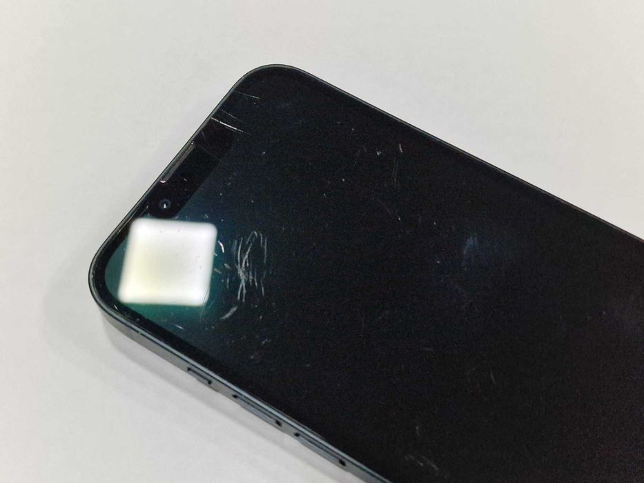 Apple iPhone 13 128GB / 88% / счупен гръб