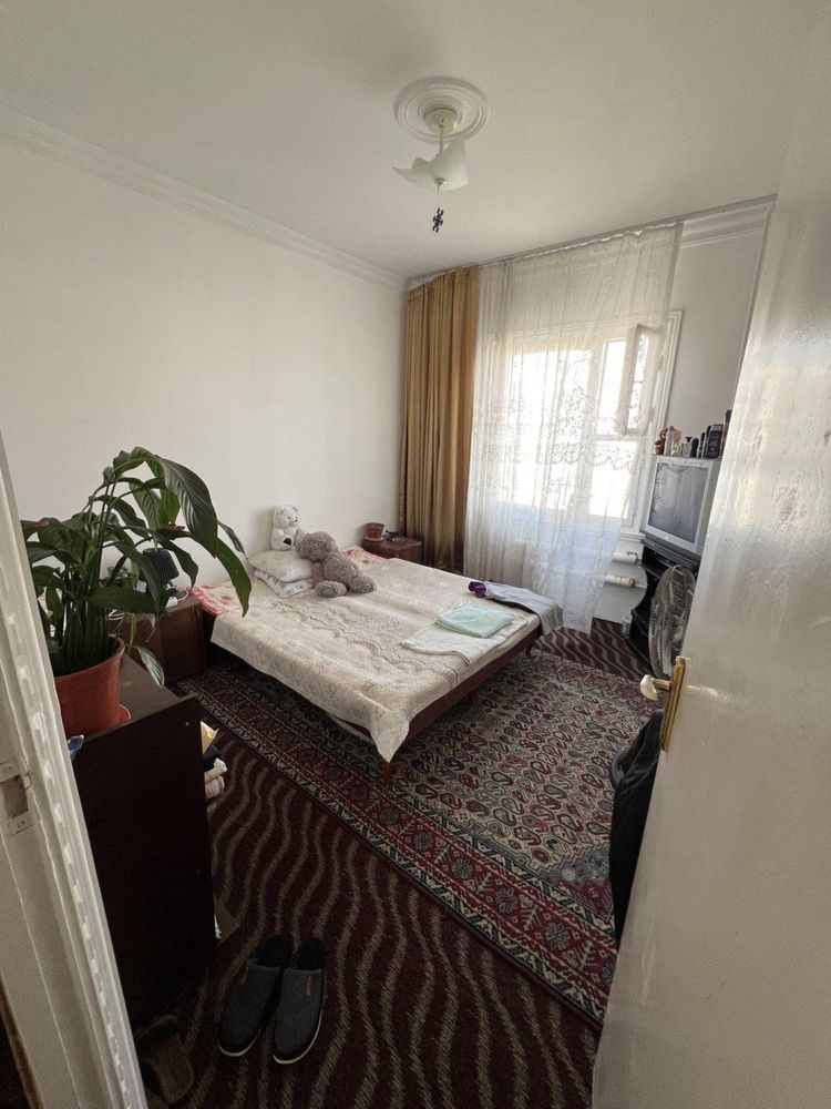 Продается квартира метро Узгарищ