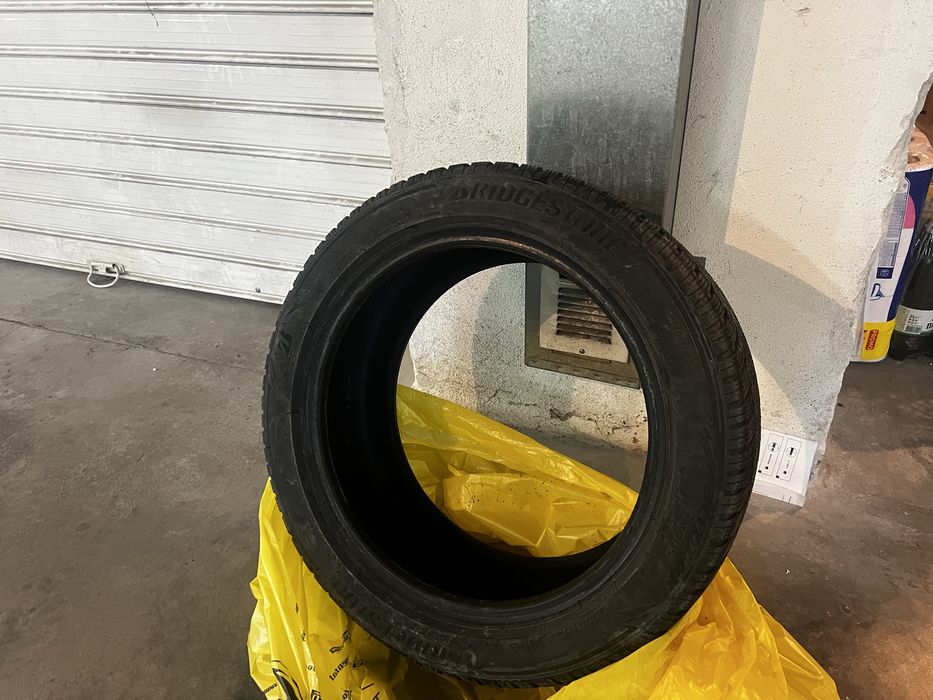 2 бр зимни гуми Bridgestone 245 45 17 Blizzak LM005 dot22