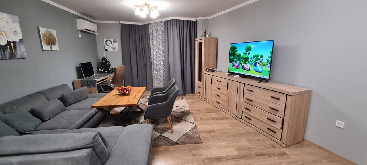 Продава се Тристаен апартамент в Бургас, Меден рудник - зона А - 106 кв.м за 1491 €/кв.м - Снимка #1