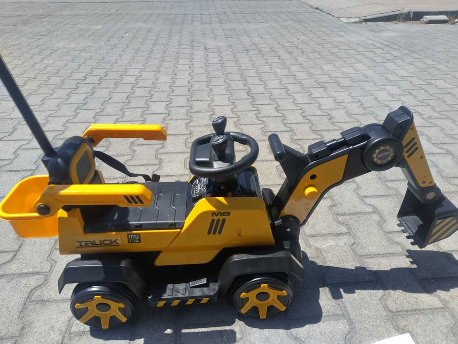 US Акумулаторен детски багер BUMBLEBEE