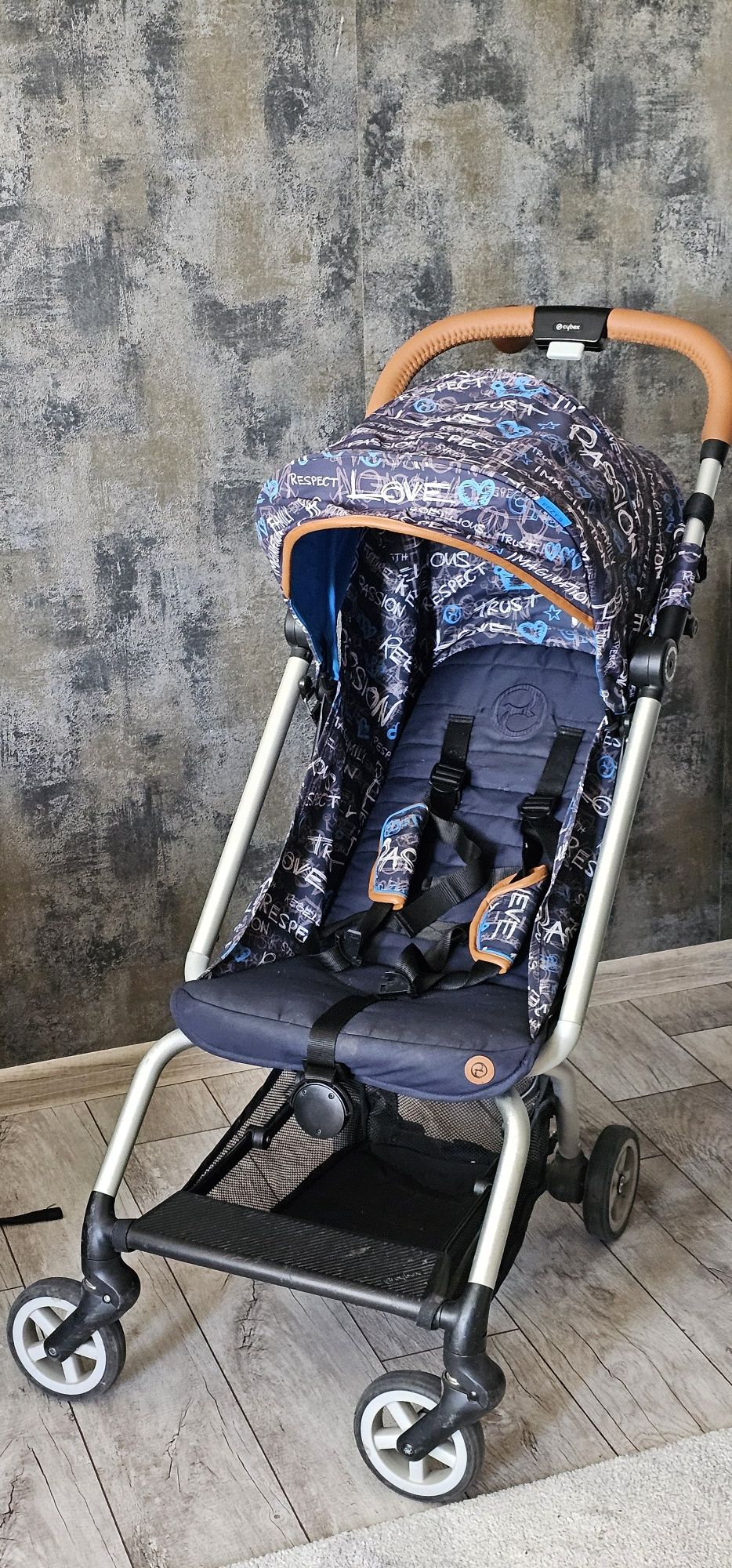 Продавам количка Cybex Eezy S