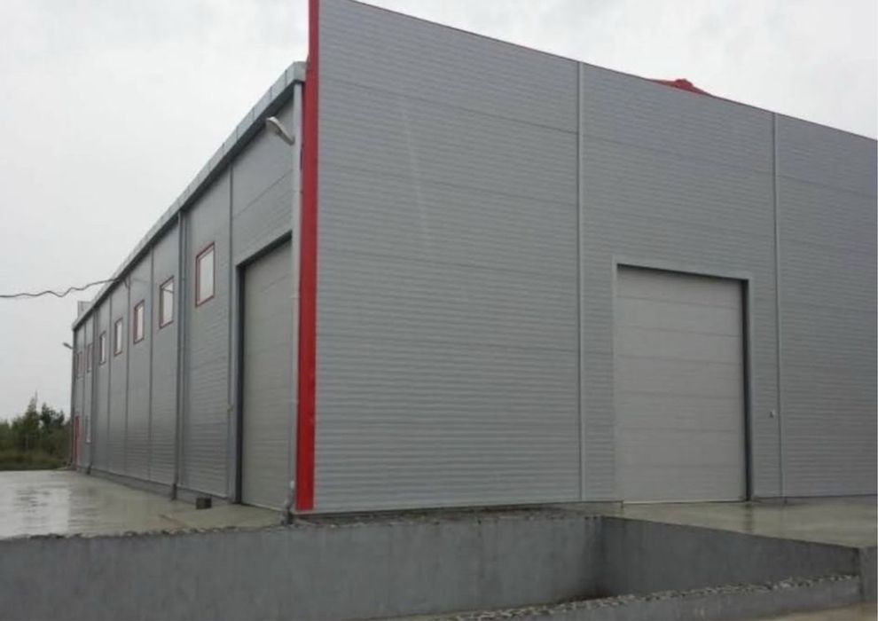 Vand hala metaluca 12X25 metei cu panouri sandwichi