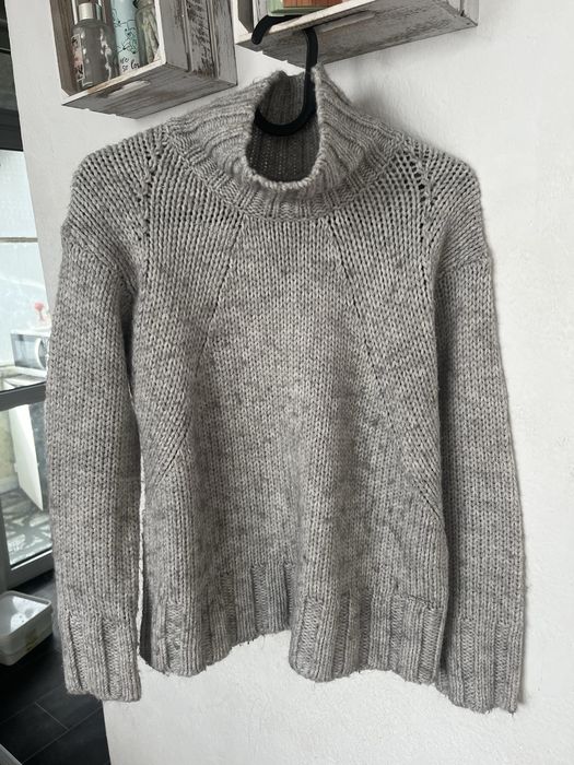 Сиво бомбър яке и пуловер Calvin Klein XS