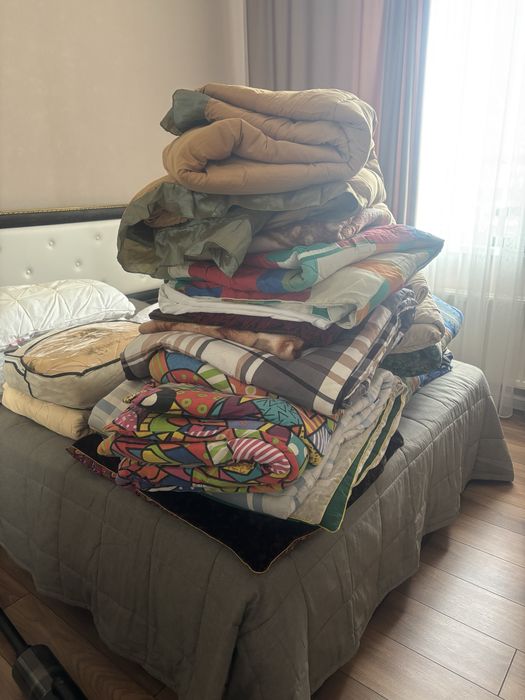 Продам одеяла для съемной квартиры