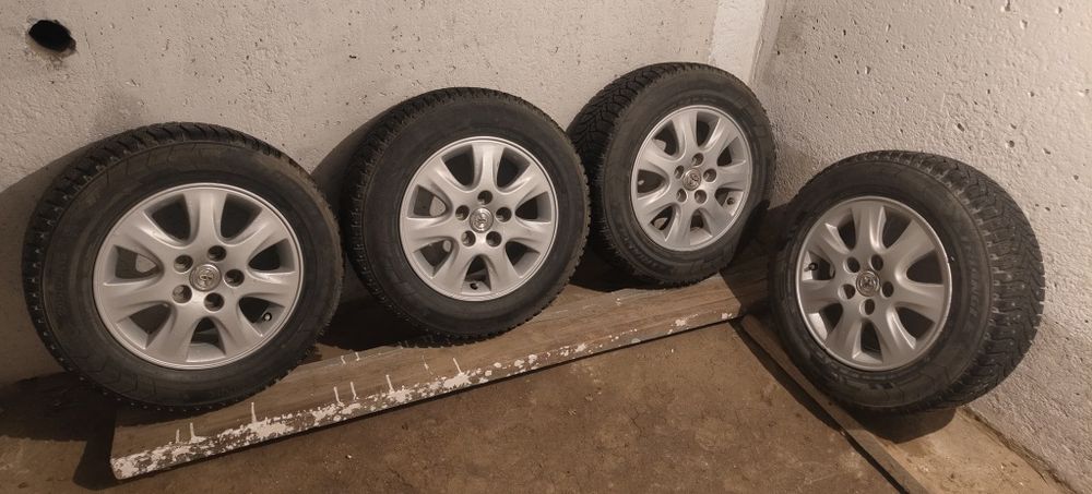 Продам резину с титановыми дисками