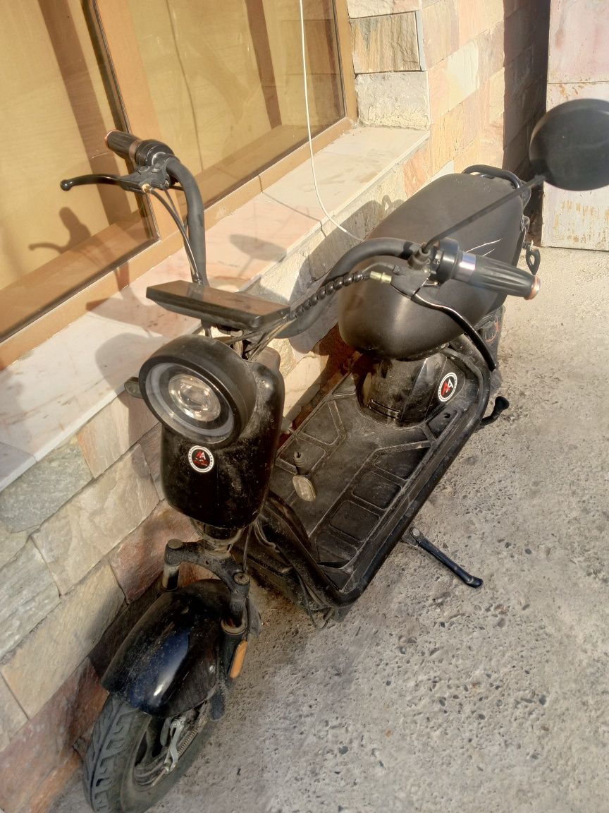 Skuter Armada motors