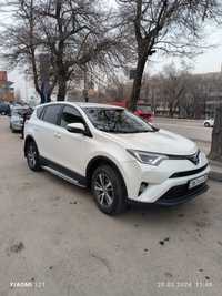 Автомашина Тойота RAV4