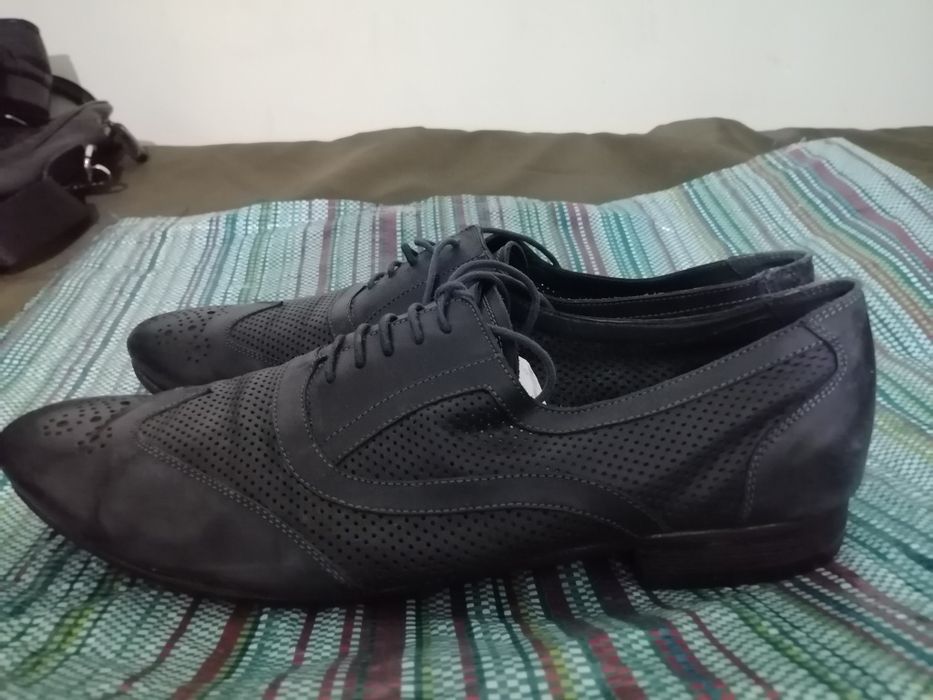 Продам кожаную обувь.