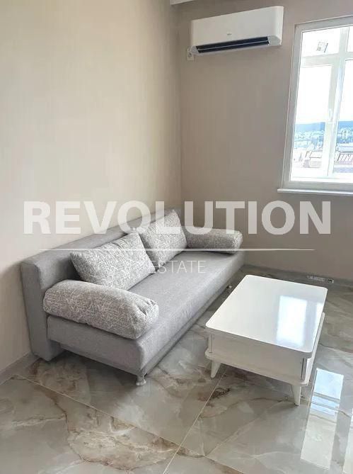 Дава се под наем Двустаен апартамент в Варна, Колхозен пазар - 60 кв.м за 500 € - Снимка #1