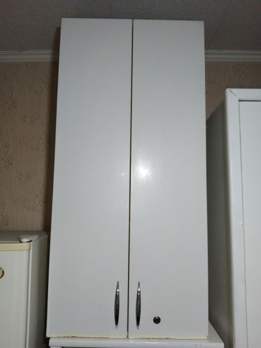 Продам шкаф белый