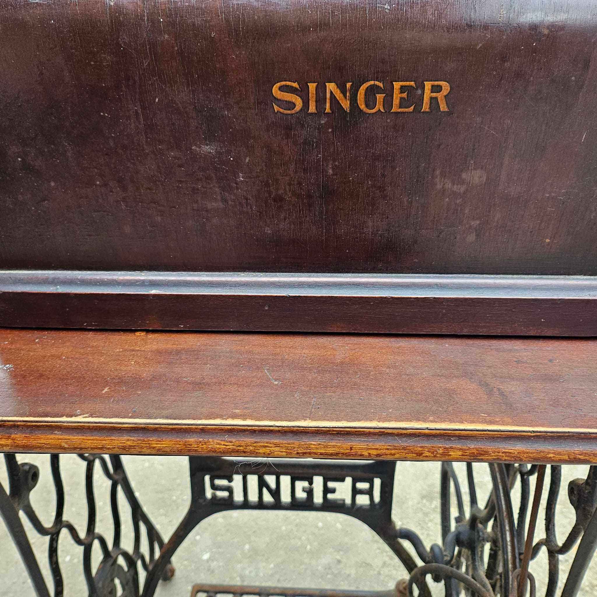 Mașină de Cusut Vintage Singer