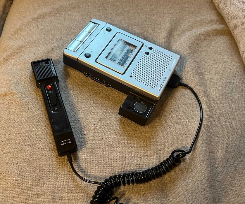 Dispozitiv de redare si inregistrare Grundig Stenorette 2300 L