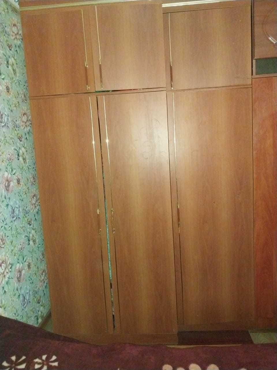 Продаётся большой шкаф – 45000 тг