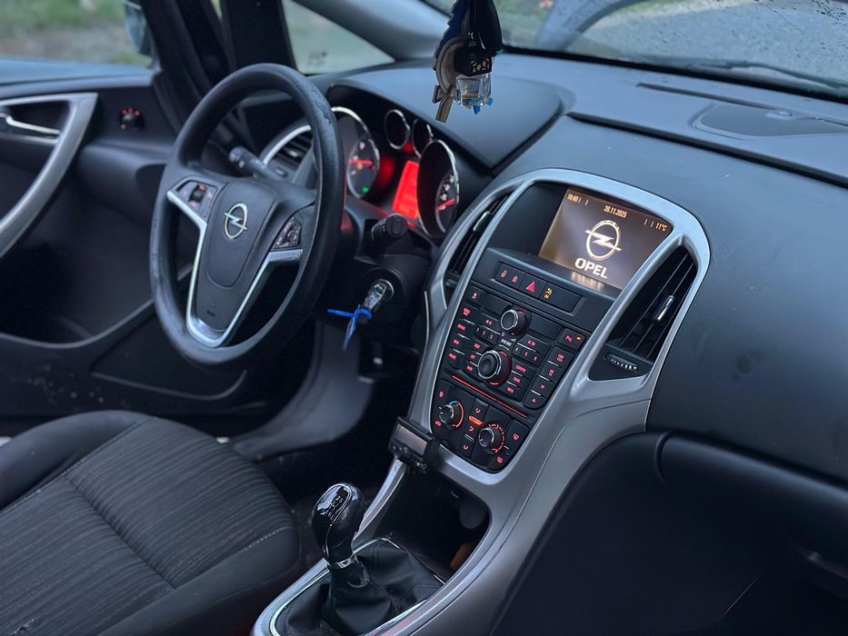 Opel Astra J 2012 1.4 Benzină Turbo / Ușor Avariat / Dezmembrări