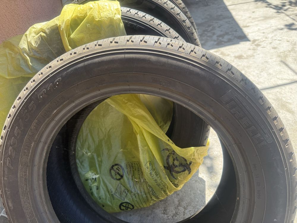 Vand 4 Anvelope 235/55 R18 Pirelli Vara  (all season)