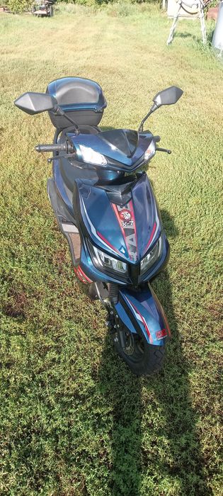 Продам скутер М8 Х-7