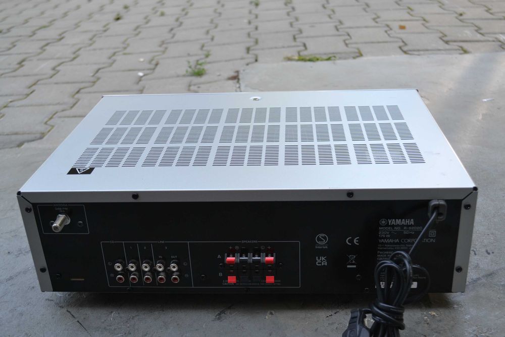 Amplificator Yamaha R-S 202 D cu bluetooth