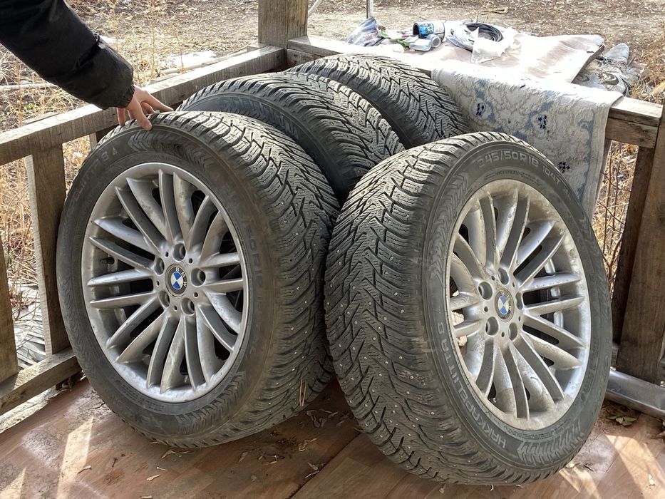 Продам срочно комплект диск с шинами