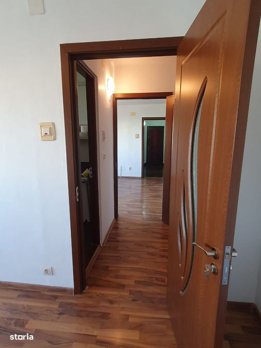 Vand apartament 2 camere spatios -zona Micalaca