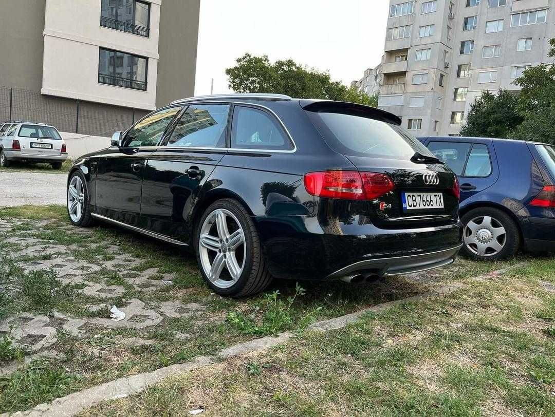 Продавам Audi S4