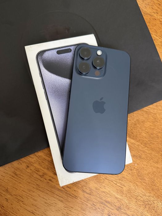 Продам Iphohe 15 pro max 256g