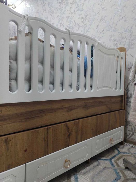 Продается детская кровать срочно.