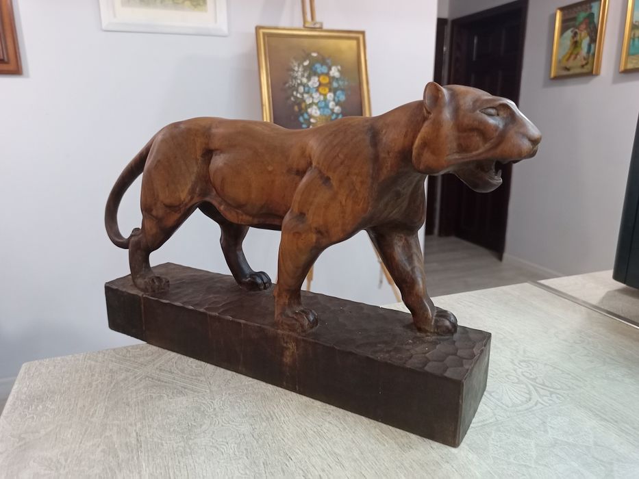 Тигър величие в дърво (44 см)