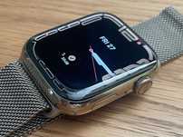Apple Watch 7 45mm Stainless Steel Gold Milanese Loop GPS LTE