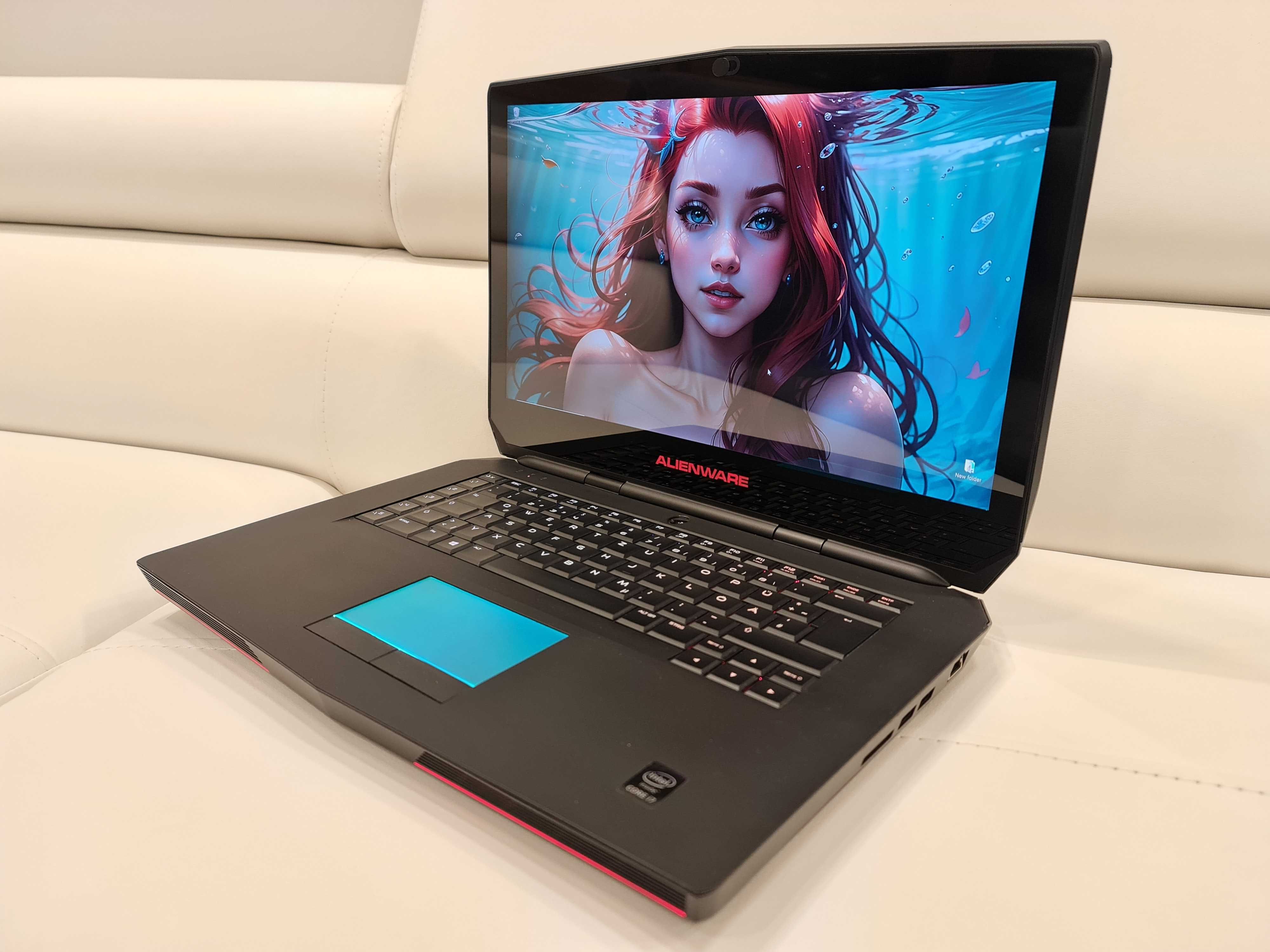 Laptop gaming alienware ,intel core i7 ,video 6 GB, touchscreen 4K