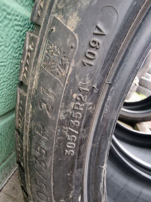 Anvelope 305/35R21 marca Michelin, DOT 2022, 5 mm