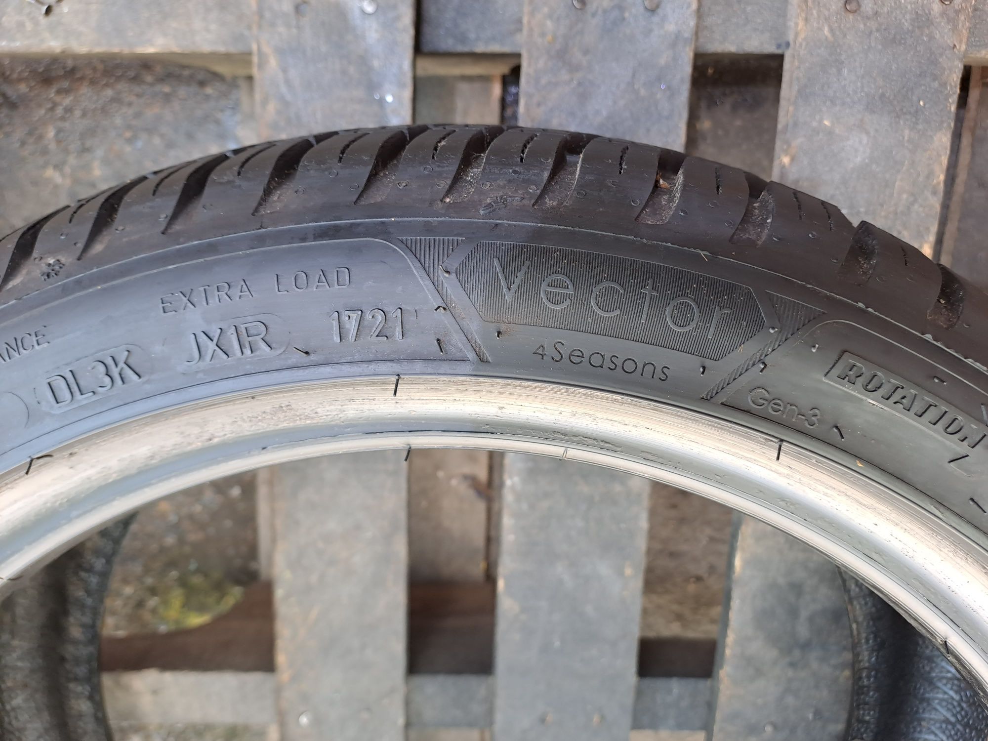 1бр. Почти Нова 195/45/16 Goodyear Vector 4Seasons (всесезонна)