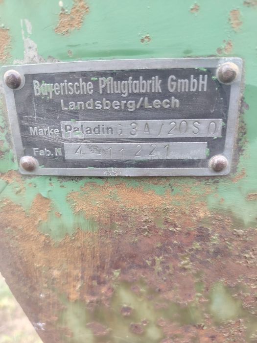 Vand plug dupa tractor