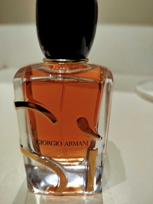 Продавам оригинален дамски парфюм GIORGIO ARMANI EDP intense