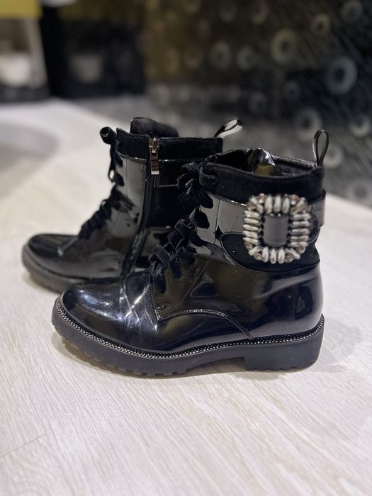 Лачени боти