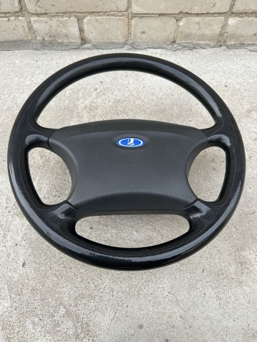 Продам Руль на ВАЗ приора 2110