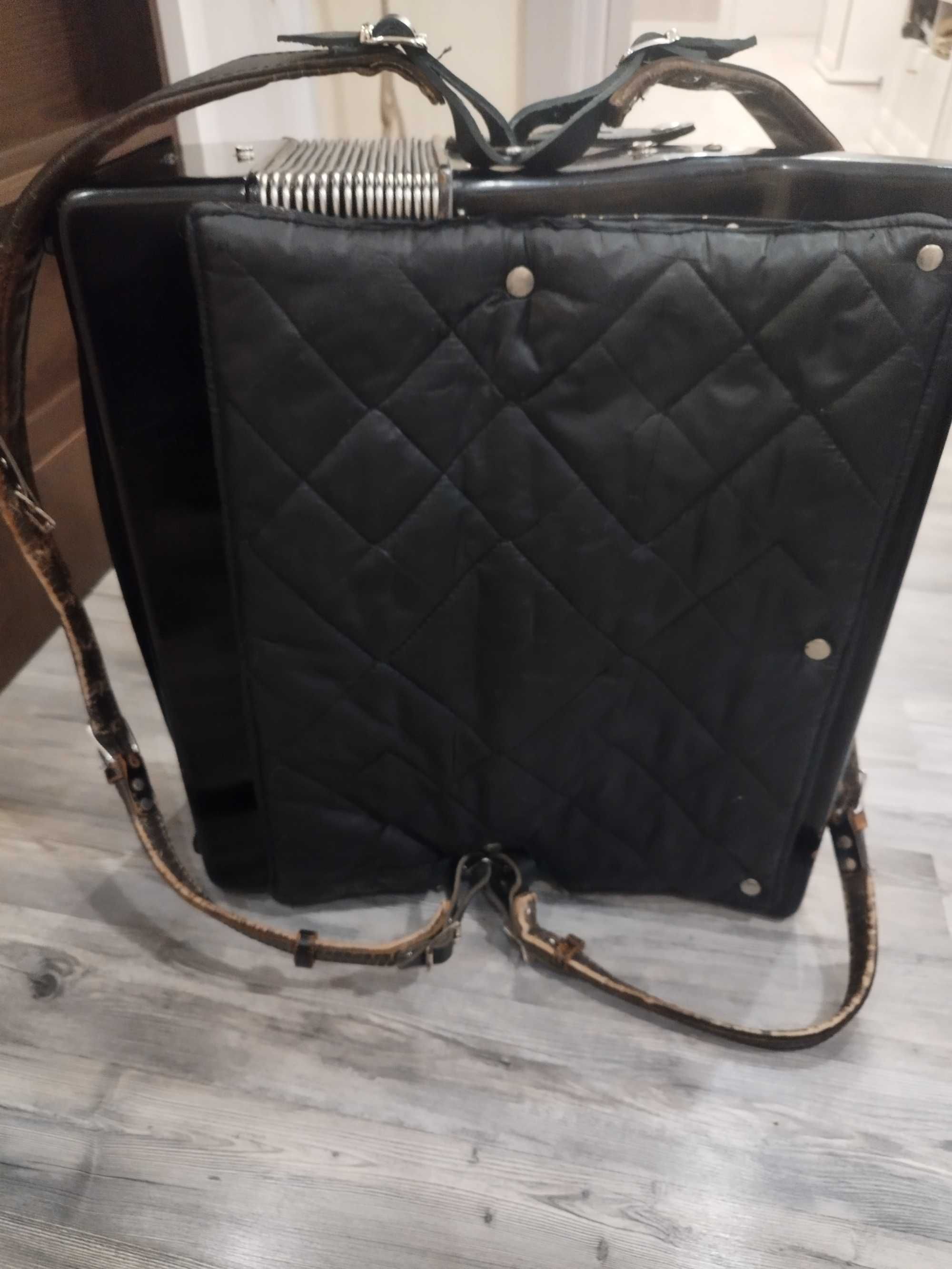 WELTMEISTER Consona 120 баса