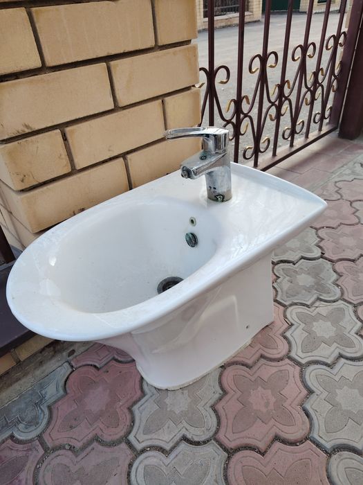 Отдам  биде в хорошем состоянии