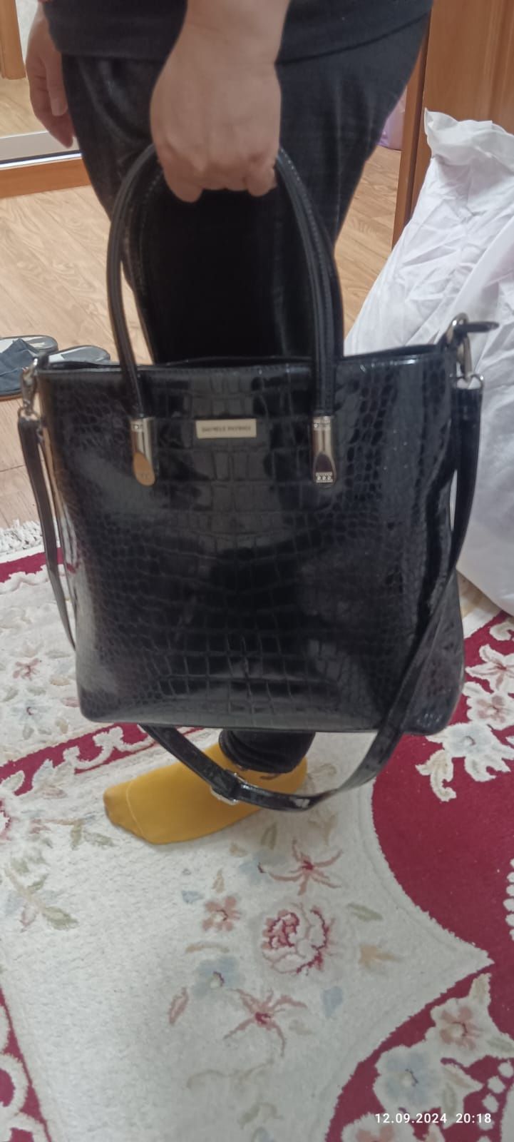 Продам женскую сумку