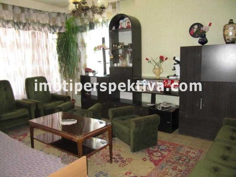 Продава се Тристаен апартамент в Пловдив, Тракия - 96 кв.м за 1146 €/кв.м - Снимка #1