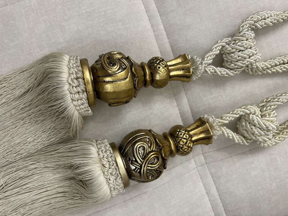 Кисти для штор , портьеров .