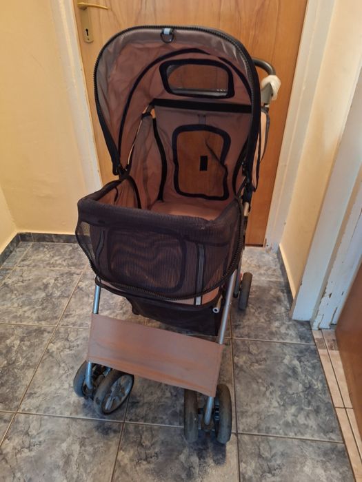 Cărucior pentru câine sau pisică