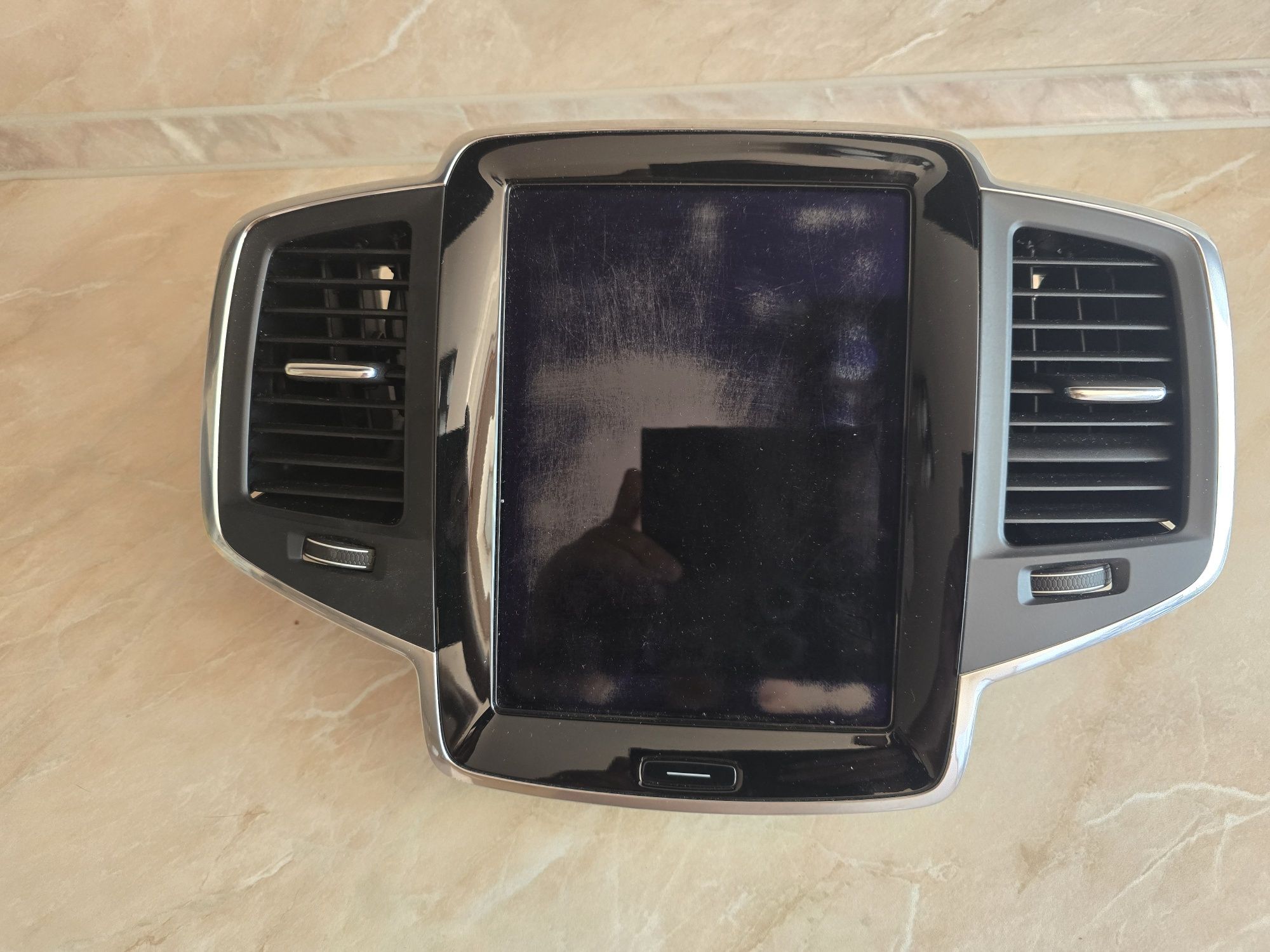 Volvo XC90 дисплей с въздуховоди