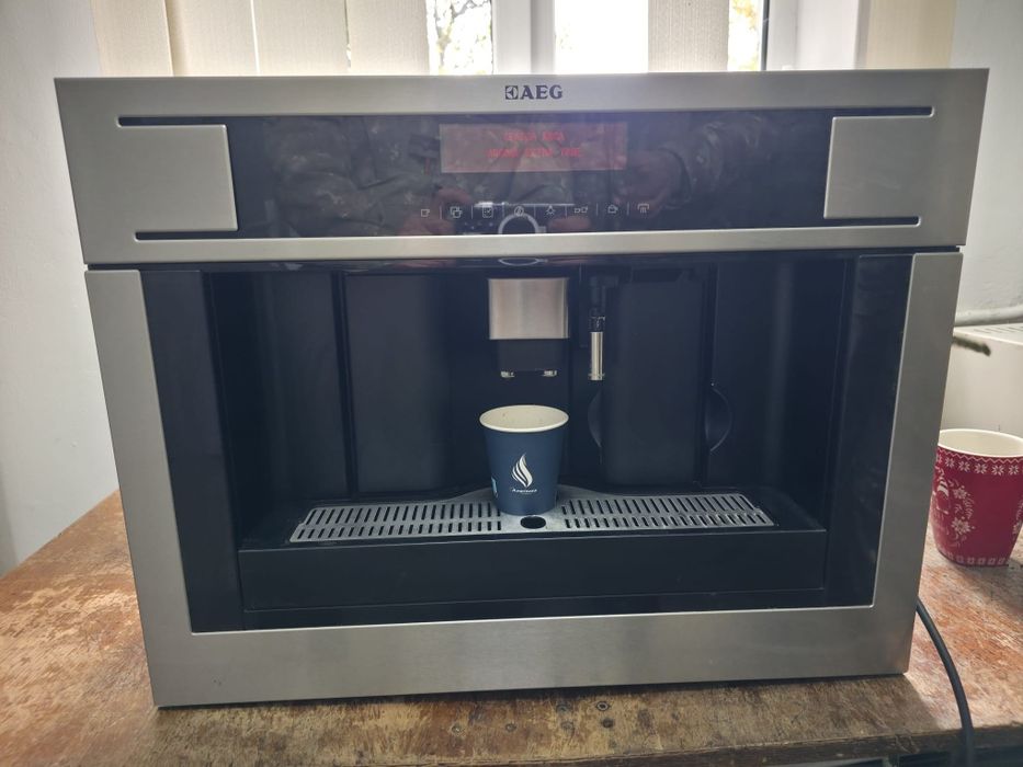 Expresor de cafea AEG Incorporabil