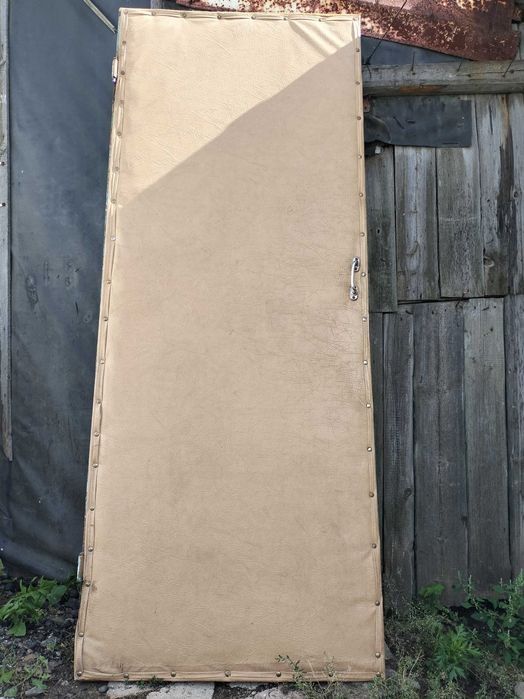 Продам дверь в хорошем состоянии, 2х80