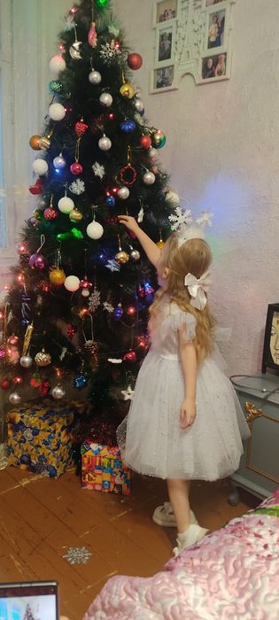 Продается ёлка с пышными ветками