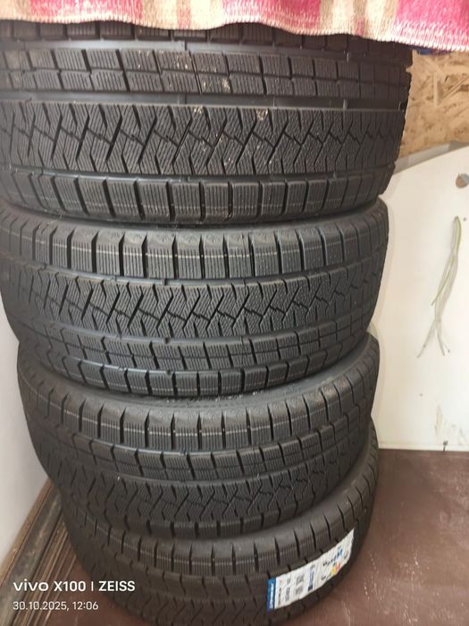 Комплект зимних новых шин R20